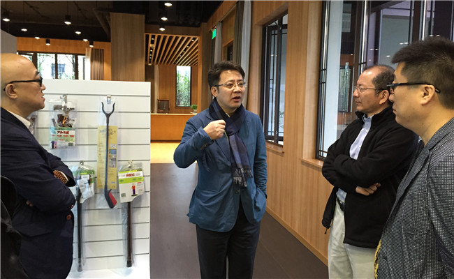 资讯中心 新闻发布    日前,雅达国际董事长蒋建宁赴雅达产业园检查